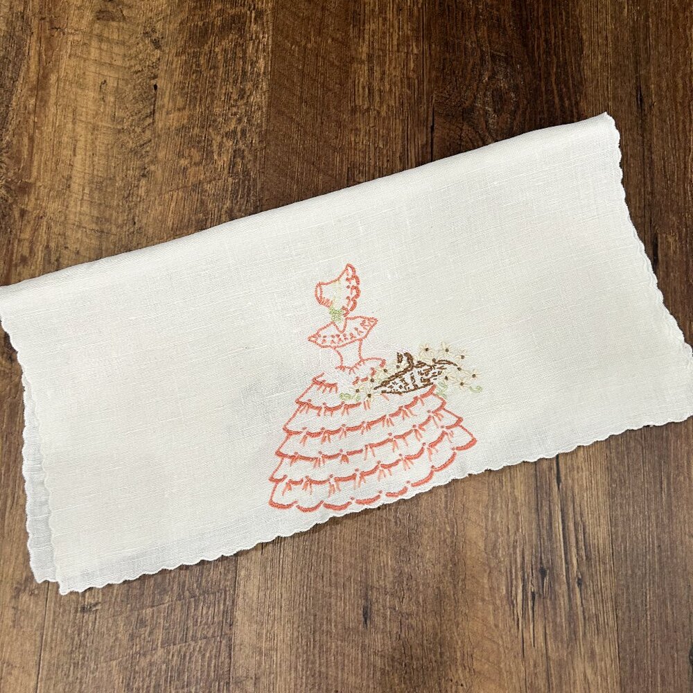 Vintage Hand Embroidered Table Runner, Vintage Dresser Scarf, Vintage Linen